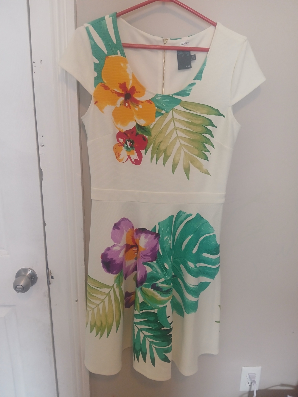Gabby Skye Cream Tropical Floral Fit & Flare Knee Length Dress